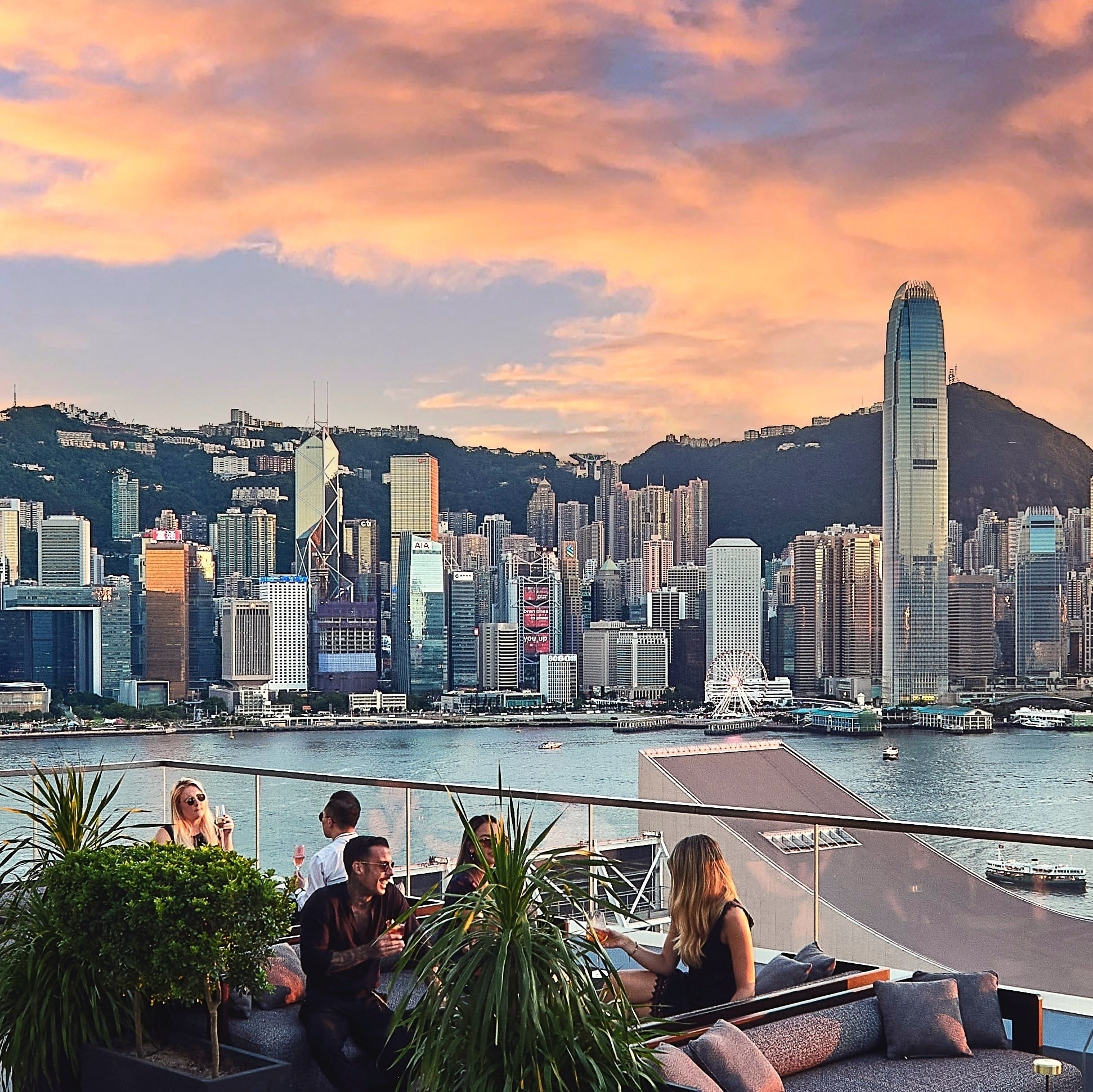 best rooftop bars in hong kong