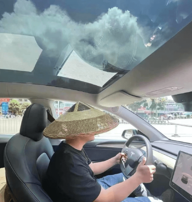 赛车:原创
                没有赛车的命却有赛车的“病” 半幅式方向盘或取消